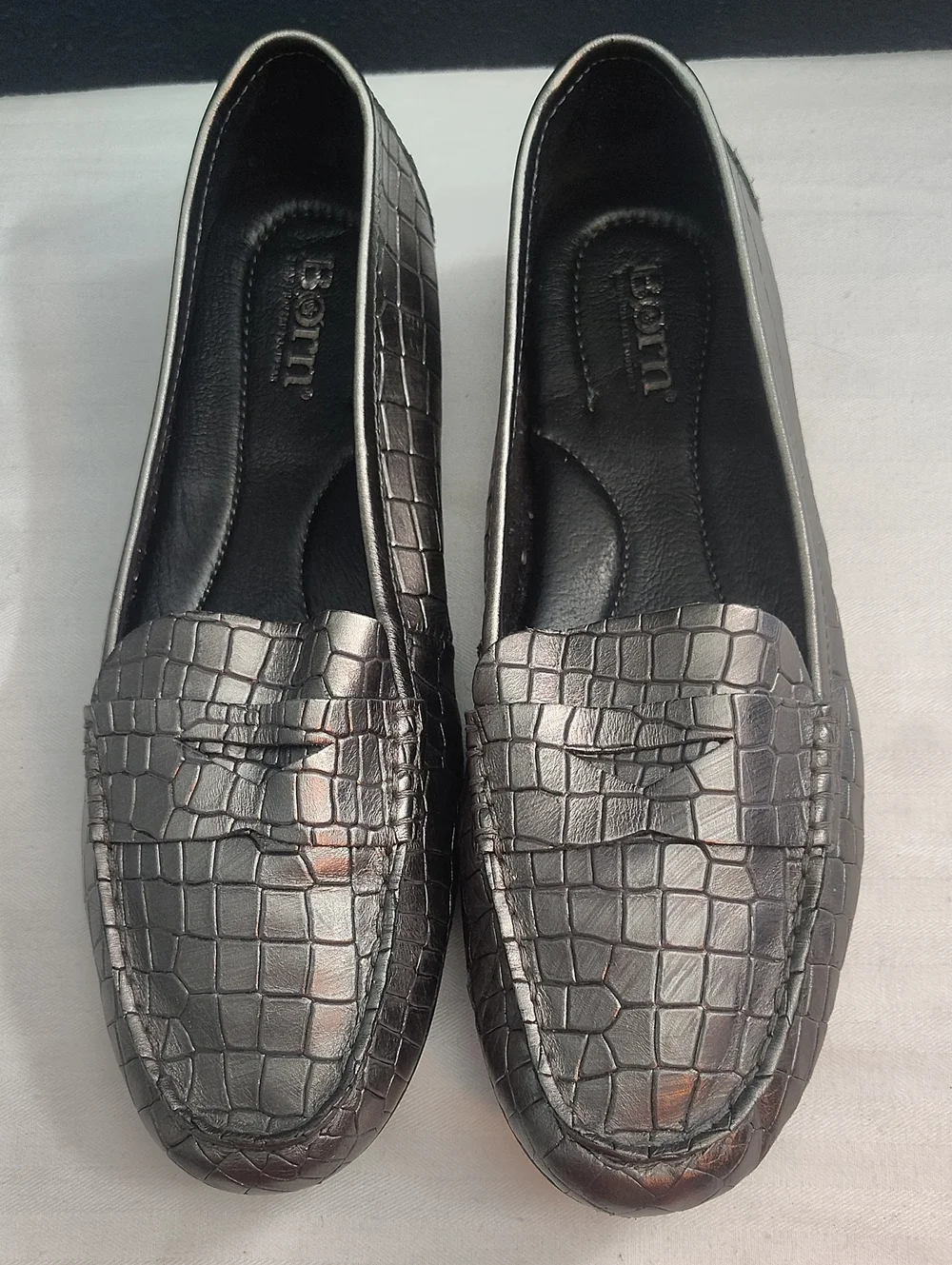 Born Malena Metallic Pewter Croc Leather Driving Loafers Size 8.5